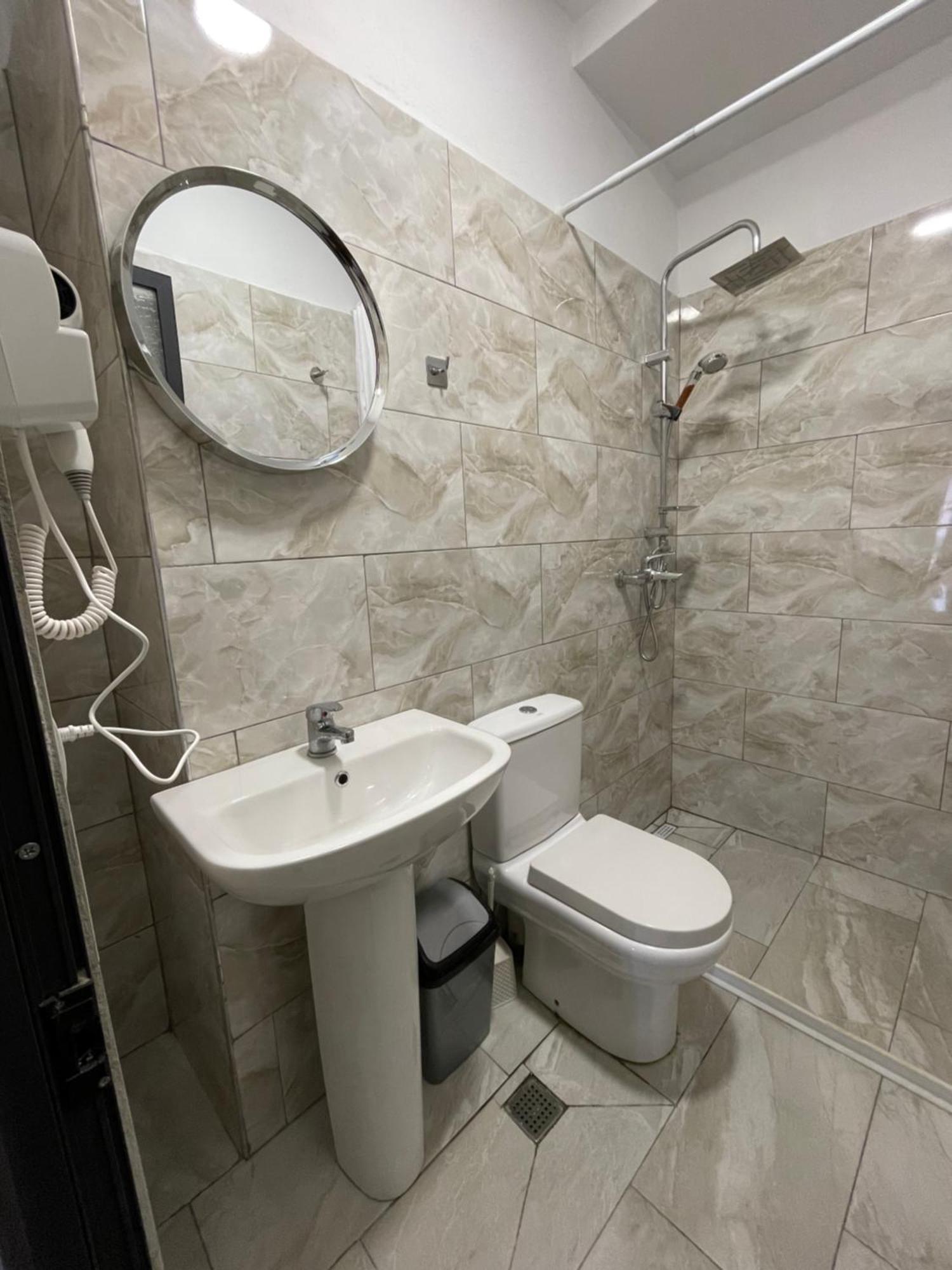 Destinacion Central Room Tirana Kültér fotó